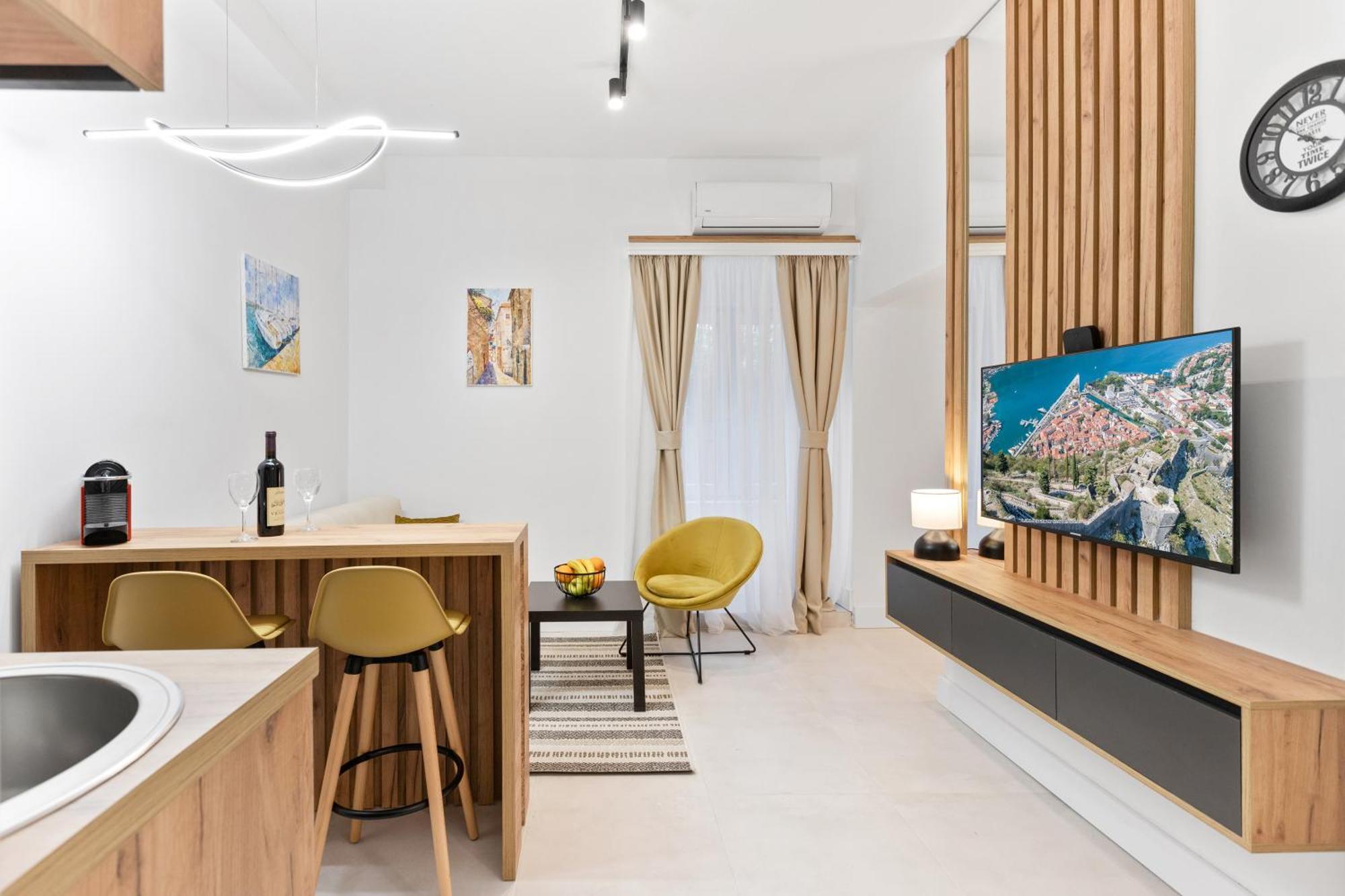 Old Town 466 Apartments โกตอร์ ภายนอก รูปภาพ